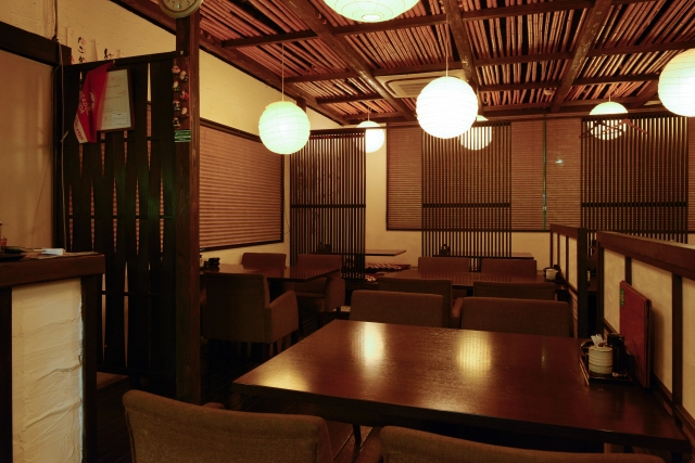 居酒屋店内